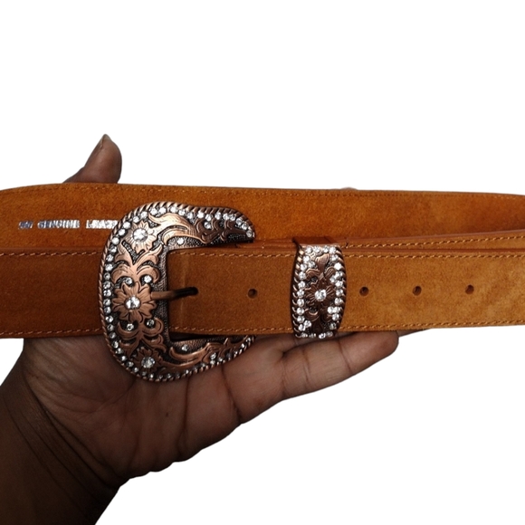Western Style Rhinestone Buckle Leather Belt - Picture 2 of 8